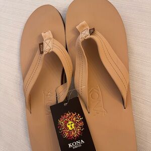 Men’s Tan Flip Flops